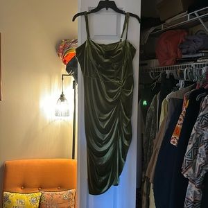 very flattering velvet green dress